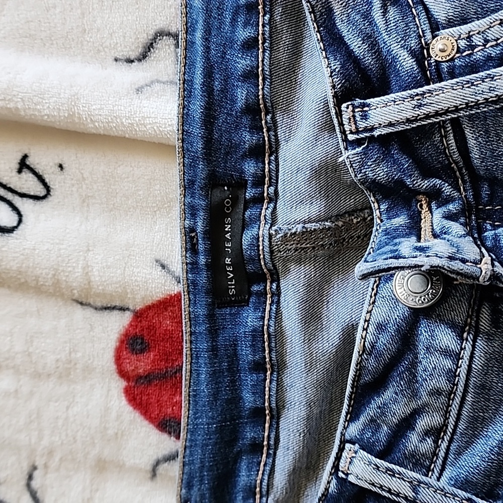 Jeans - Picture 1 of 3